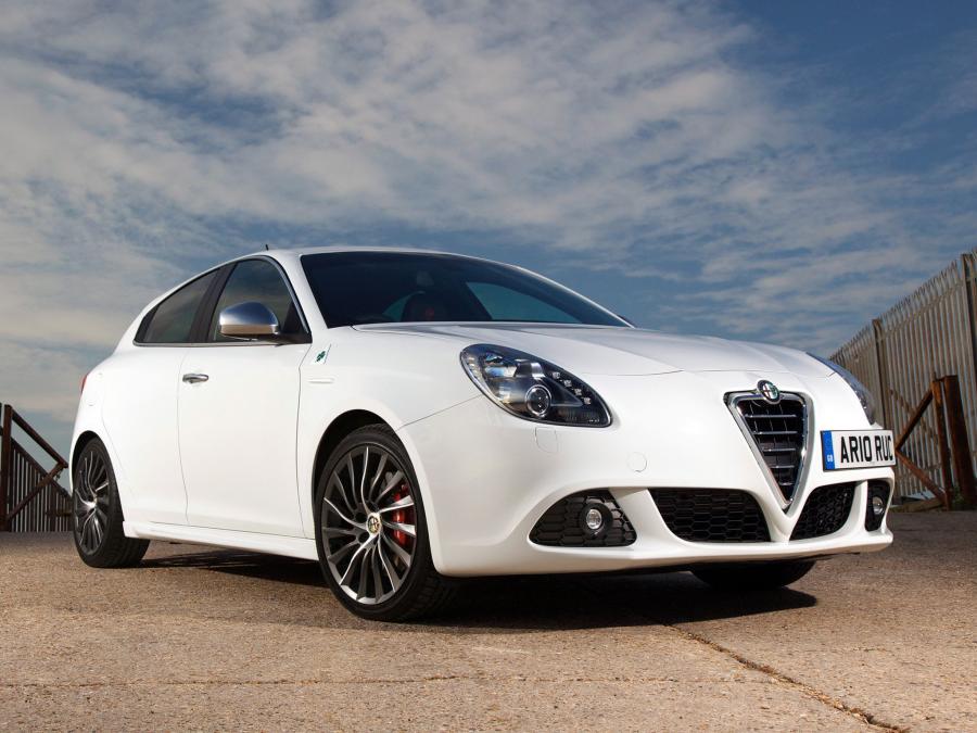  Alfa Romeo Giulietta 2010 года  (UK) (фото 52 из 67)